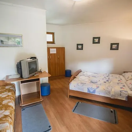 Pool And Splav Dunavac