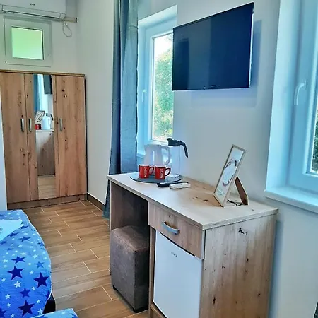 Pool And Splav Dunavac