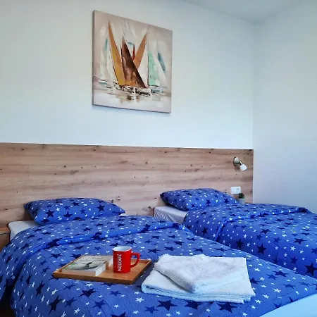 Pool And Splav Dunavac Nocleg ze śniadaniem Futog